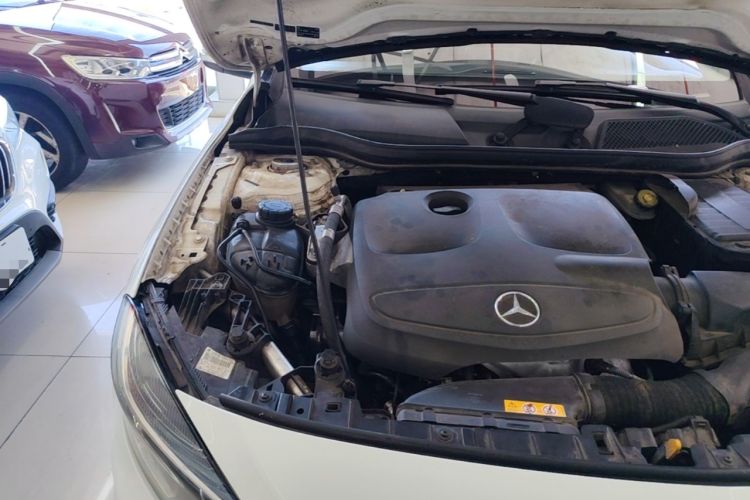 Used Mercedes-Benz GLA 2015 GLA 200 Sport Edition Engine Bay Right
