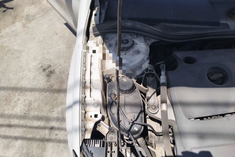 Used Mercedes-Benz GLA 2015 GLA 220 4MATIC Fashion Model Engine Bay Right