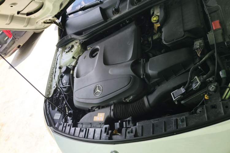 Used Mercedes-Benz GLA 2015 GLA 200 Sport Edition Engine Bay Right