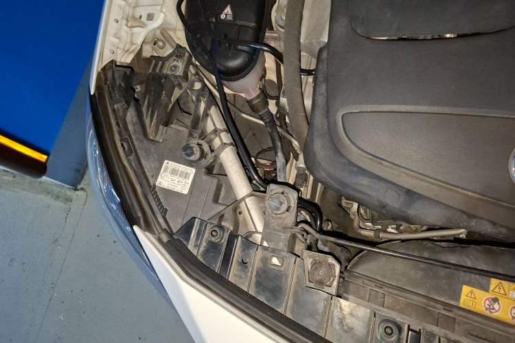 Used Mercedes-Benz GLA 2015 GLA 200 Sport Edition Engine Bay Right