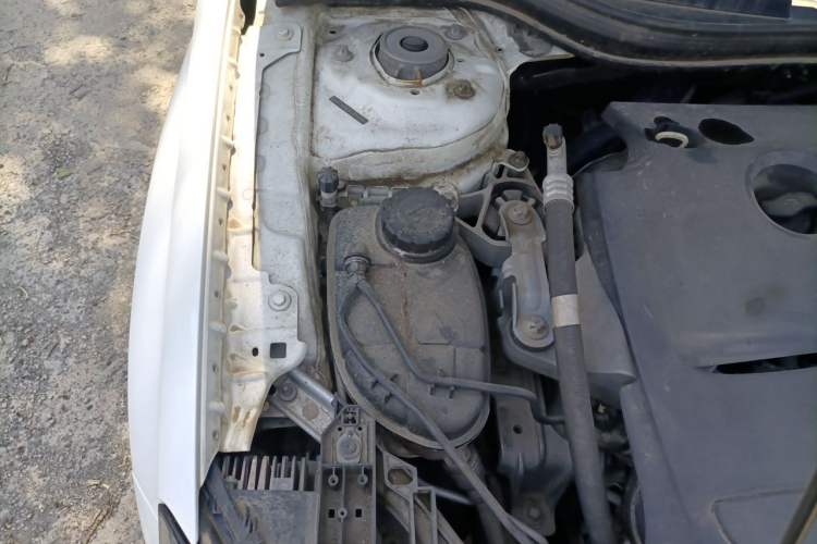 Used Mercedes-Benz GLA 2015 GLA 200 Fashion Model Engine Bay Right