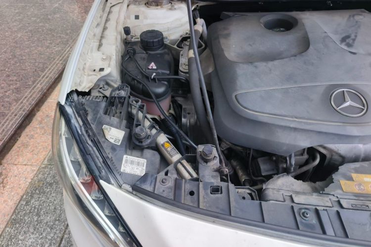 Used Mercedes-Benz GLA 2015 GLA 220 4MATIC Fashion Model Engine Bay Right