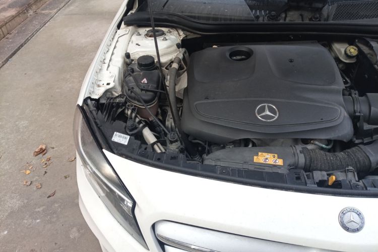Used Mercedes-Benz GLA 2015 GLA 200 Sport Edition Engine Bay Right