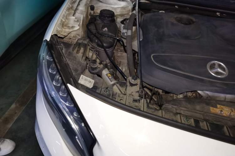 Used Mercedes-Benz GLA 2015 GLA 200 Fashion Model Engine Bay Right