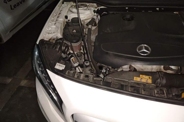 Used Mercedes-Benz GLA 2015 GLA 220 4MATIC Fashion Model Engine Bay Right