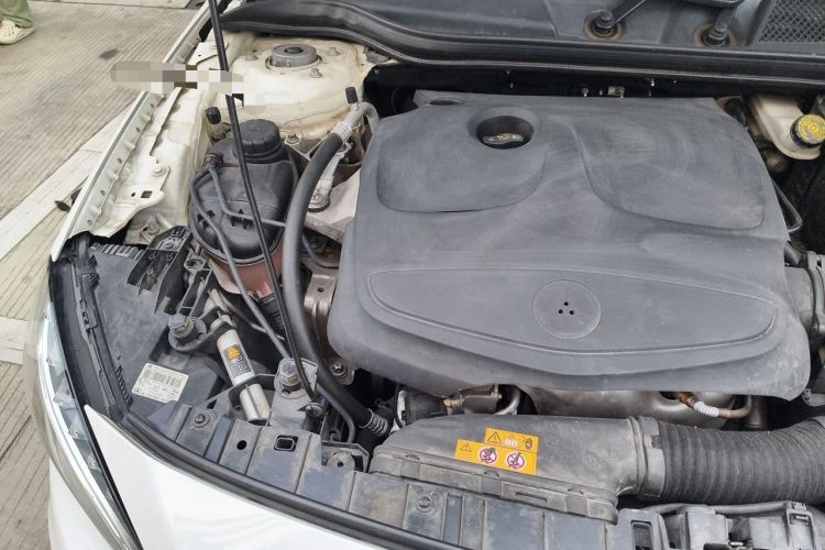 Used Mercedes-Benz GLA 2015 GLA 220 4MATIC Luxury Model Engine Bay Right