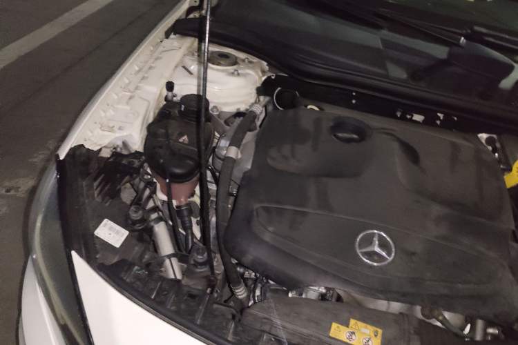 Used Mercedes-Benz GLA 2015 GLA 200 Sport Edition Engine Bay Right