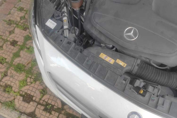 Used Mercedes-Benz GLA 2015 GLA 220 4MATIC Luxury Model Engine Bay Right