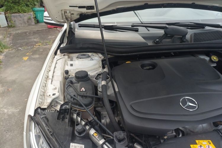 Used Mercedes-Benz GLA 2015 GLA 220 4MATIC Fashion Model Engine Bay Right