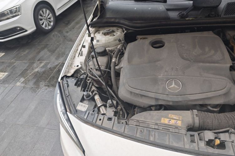 Used Mercedes-Benz GLA 2015 GLA 260 4MATIC Sport Edition Engine Bay Right