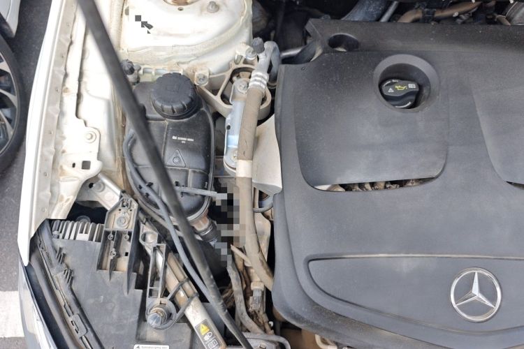 Used Mercedes-Benz GLA 2015 GLA 220 4MATIC Fashion Model Engine Bay Right