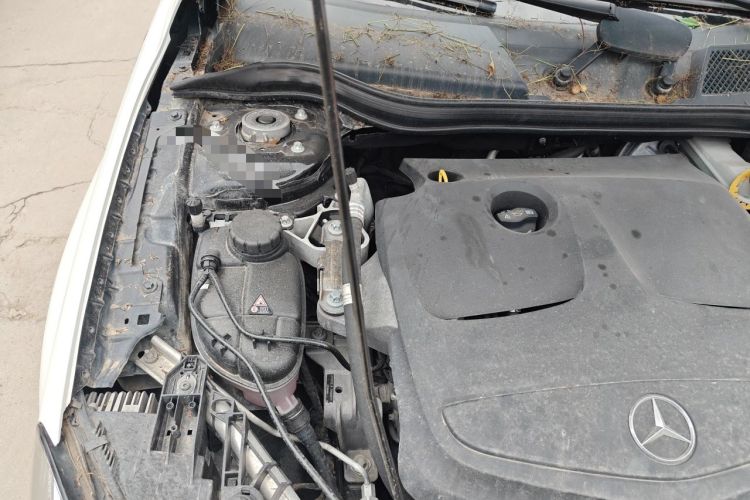 Used Mercedes-Benz GLA 2015 GLA 220 4MATIC Luxury Model Engine Bay Right