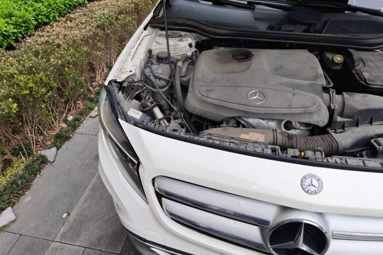 Used Mercedes-Benz GLA 2015 GLA 200 Sport Edition Engine Bay Right