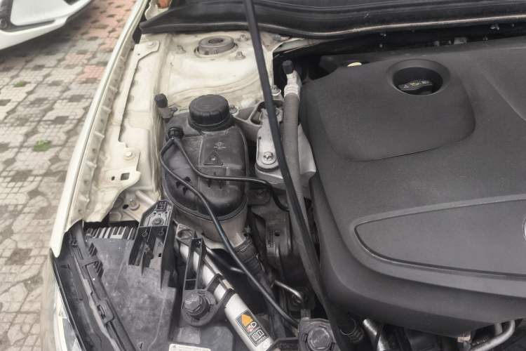 Used Mercedes-Benz GLA 2015 GLA 200 Fashion Model Engine Bay Right