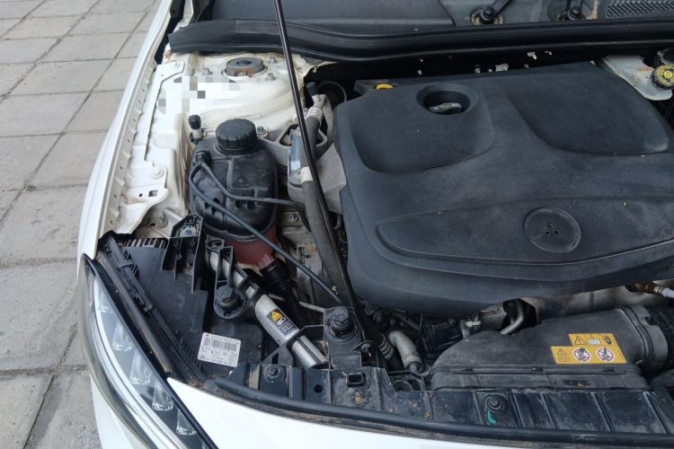 Used Mercedes-Benz GLA 2015 GLA 220 4MATIC Fashion Model Engine Bay Right