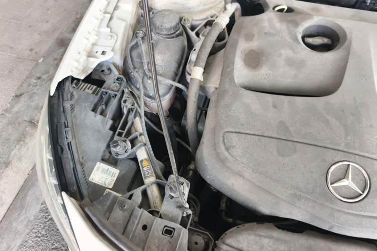 Used Mercedes-Benz GLA 2015 GLA 200 Fashion Model Engine Bay Right