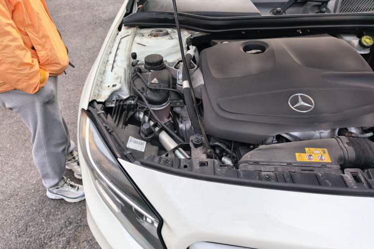 Used Mercedes-Benz GLA 2015 GLA 200 Sport Edition Engine Bay Right