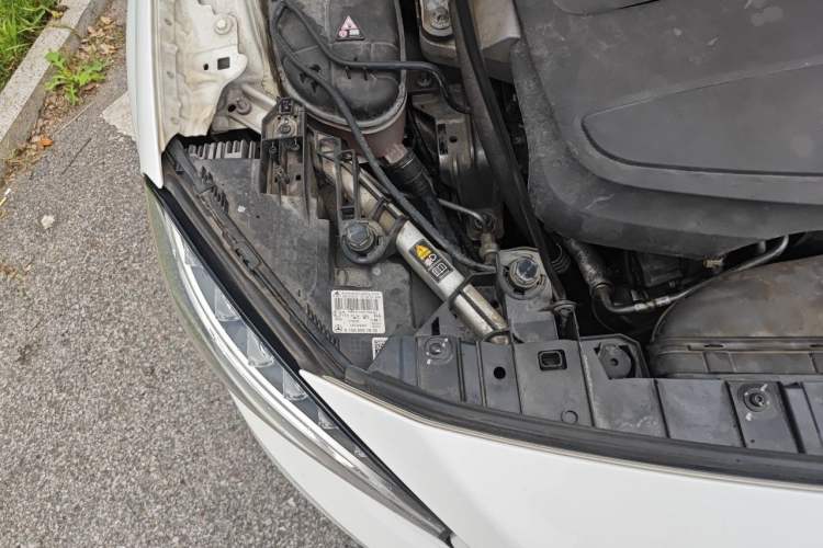 Used Mercedes-Benz GLA 2015 GLA 200 Fashion Model Engine Bay Right