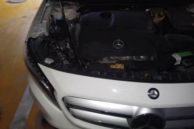 Used Mercedes-Benz GLA 2015 GLA 220 4MATIC Fashion Model Engine Bay Right