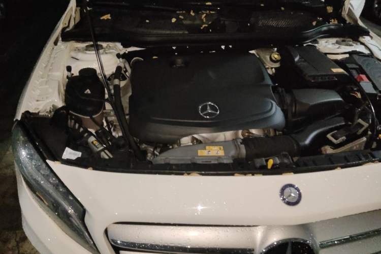 Used Mercedes-Benz GLA 2015 GLA 220 4MATIC Fashion Model Engine Bay Right