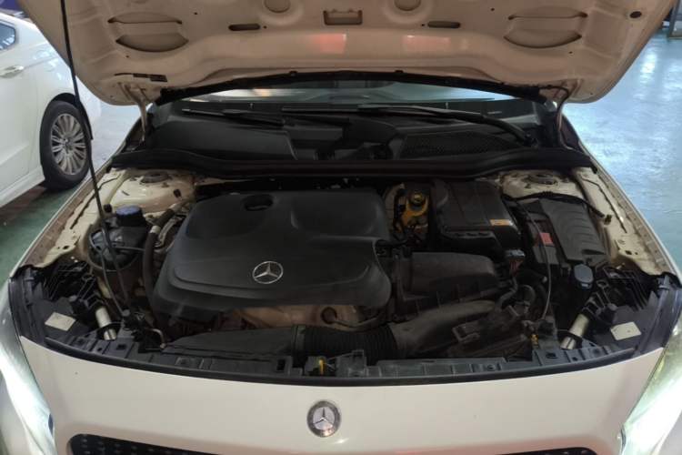 Used Mercedes-Benz GLA 2015 GLA 200 Sport Edition Engine Bay