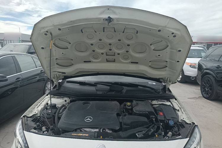Used Mercedes-Benz GLA 2015 GLA 260 4MATIC Engine Bay