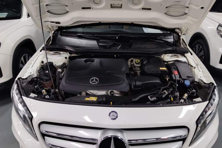 Used Mercedes-Benz GLA 2015 GLA 220 4MATIC Luxury Model Engine Bay