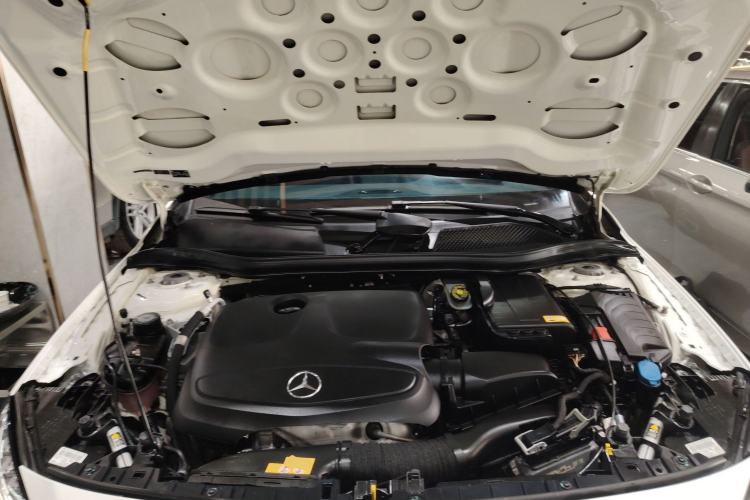 Used Mercedes-Benz GLA 2015 GLA 260 4MATIC Sport Edition Engine Bay