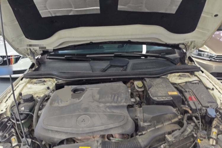 Used Mercedes-Benz GLA 2015 GLA 200 Engine Bay