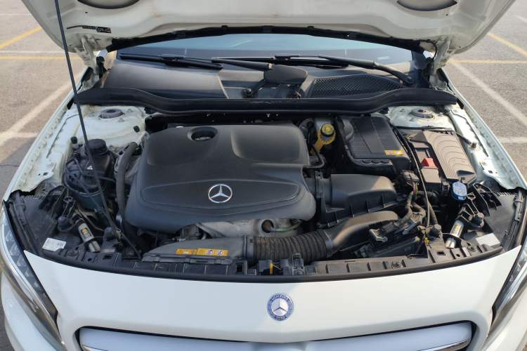 Used Mercedes-Benz GLA 2015 GLA 200 Engine Bay