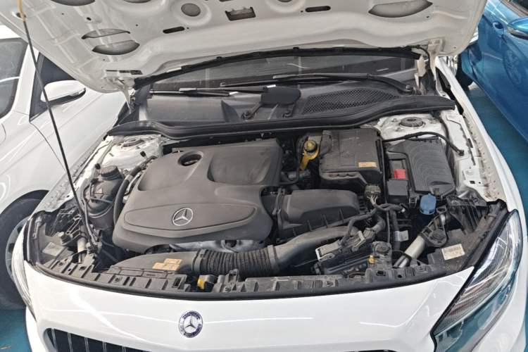 Used Mercedes-Benz GLA 2015 GLA 200 Sport Edition Engine Bay