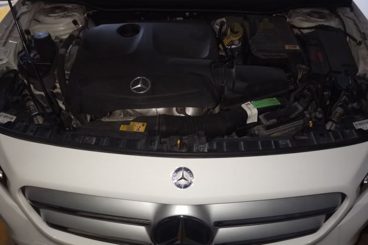 Used Mercedes-Benz GLA 2015 GLA 220 4MATIC Fashion Model Engine Bay