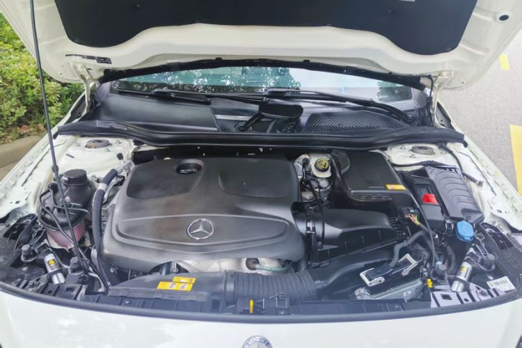 Used Mercedes-Benz GLA 2015 GLA 200 Fashion Model Engine Bay