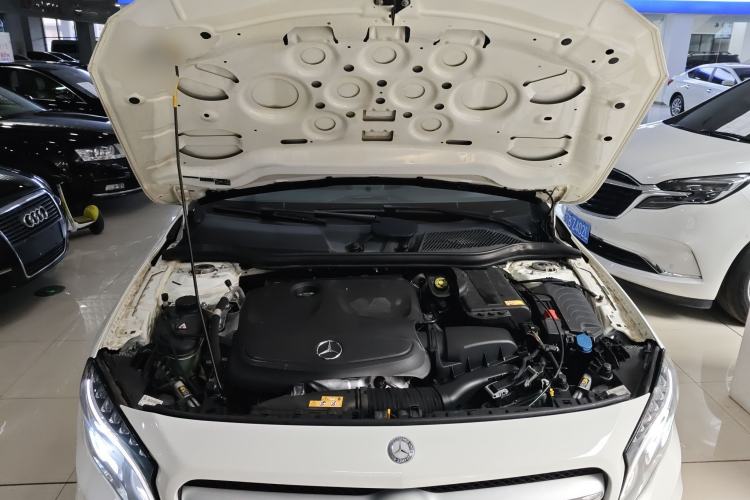 Used Mercedes-Benz GLA 2015 GLA 220 4MATIC Luxury Model Engine Bay