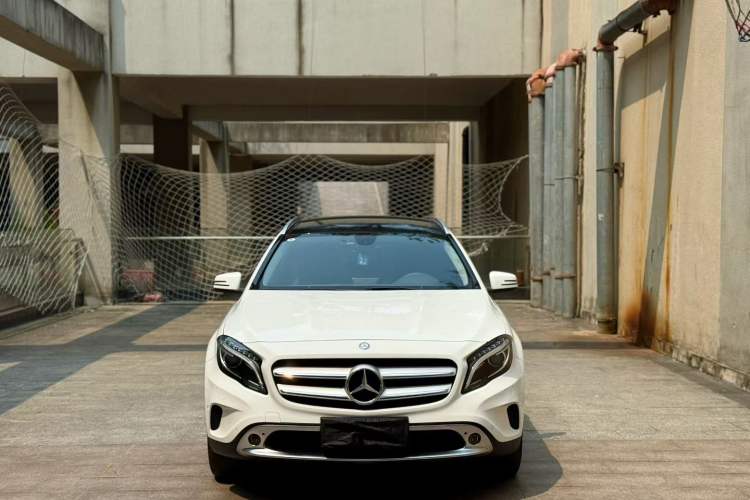 Used Mercedes-Benz GLA 2015 GLA 220 4MATIC Luxury Model Exterior 1
