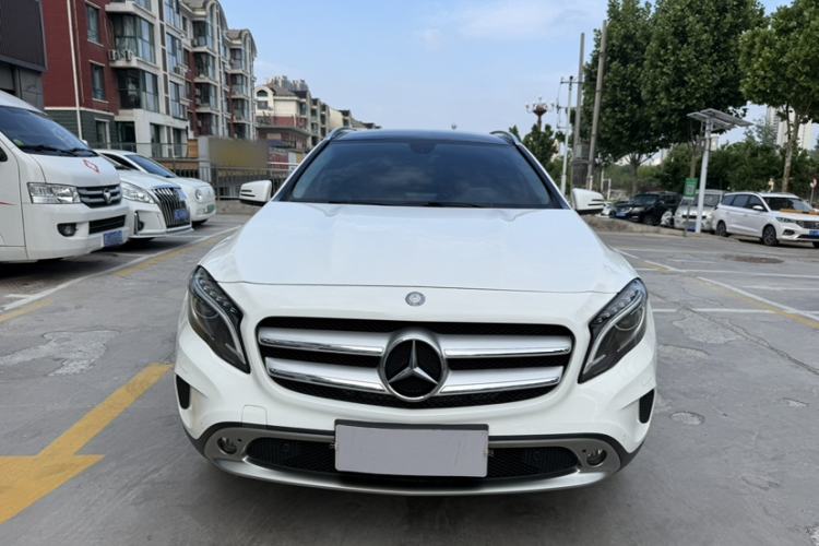Used Mercedes-Benz GLA 2015 GLA 220 4MATIC Luxury Model Exterior 1