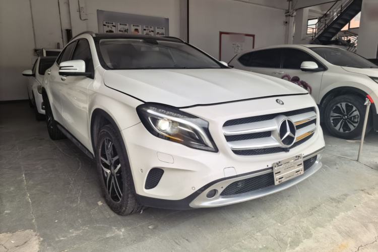 Used Mercedes-Benz GLA 2015 GLA 200 Fashion Model Exterior 1
