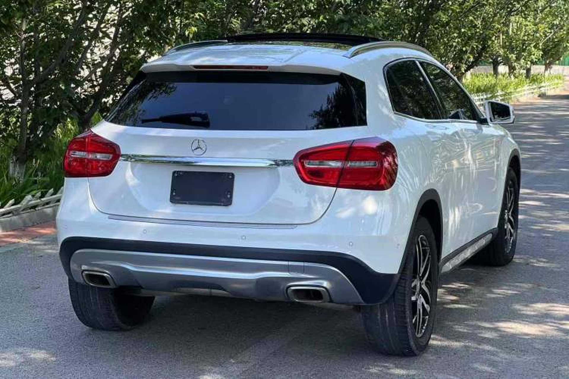 Used Mercedes-Benz GLA 2015 GLA 220 4MATIC Fashion Model Exterior 2