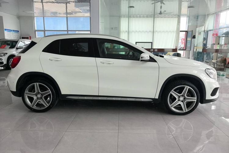 Used Mercedes-Benz GLA 2015 GLA 260 4MATIC Sport Edition Exterior 2