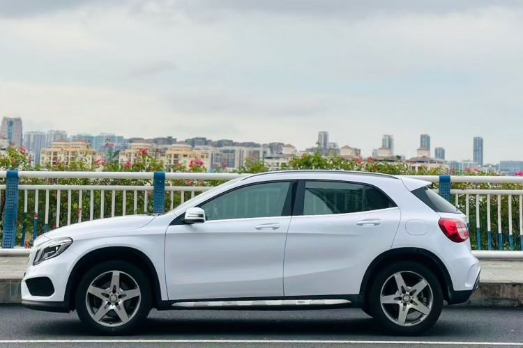 Used Mercedes-Benz GLA 2015 GLA 260 4MATIC Exterior 2