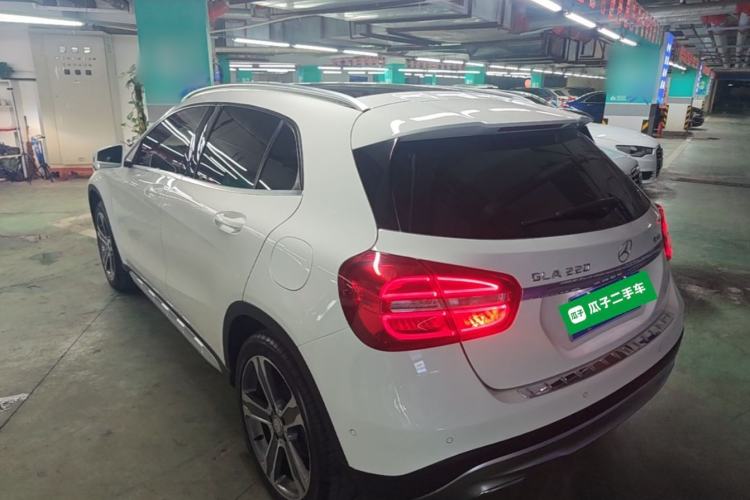 Used Mercedes-Benz GLA 2015 GLA 220 4MATIC Luxury Model Exterior 2