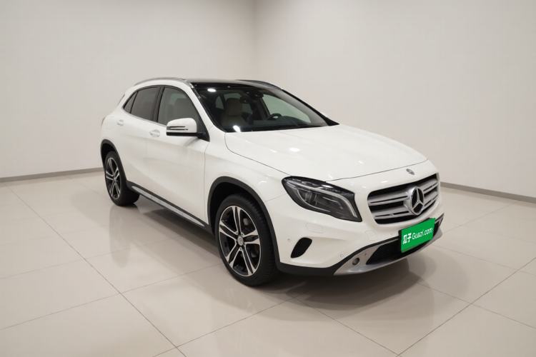 Used Mercedes-Benz GLA 2015 GLA 220 4MATIC Fashion Model Exterior 2