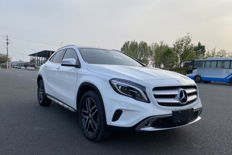 Used Mercedes-Benz GLA 2015 GLA 220 4MATIC Fashion Model Exterior 2