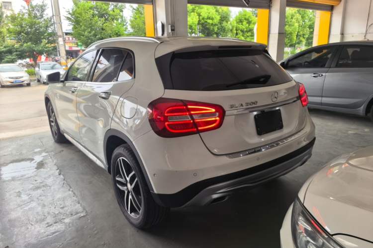 Used Mercedes-Benz GLA 2015 GLA 200 Fashion Model Exterior 2