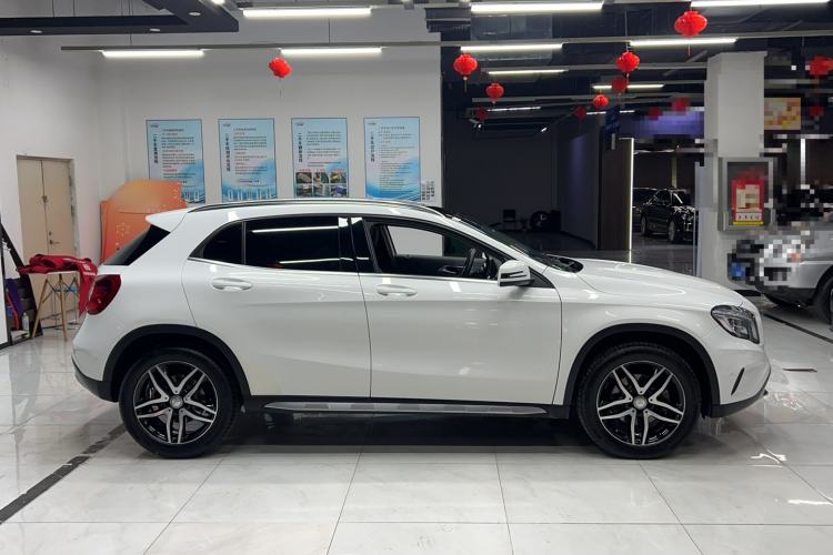 Used Mercedes-Benz GLA 2015 GLA 200 Fashion Model Exterior 2