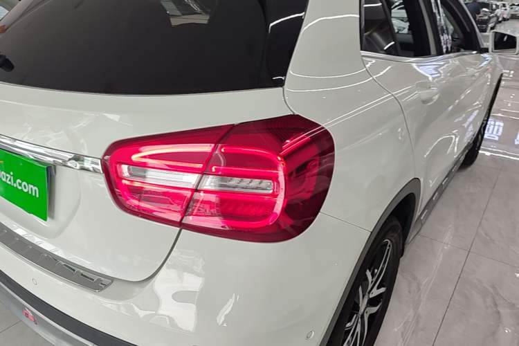 Used Mercedes-Benz GLA 2015 GLA 200 Fashion Model Exterior 3