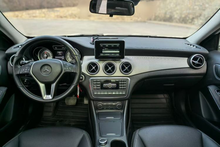 Used Mercedes-Benz GLA 2015 GLA 220 4MATIC Fashion Model Exterior 3