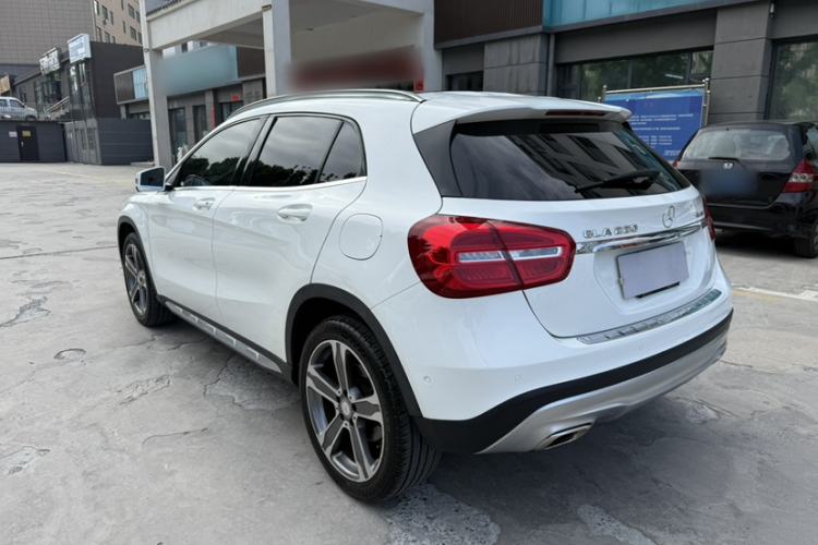 Used Mercedes-Benz GLA 2015 GLA 220 4MATIC Luxury Model Exterior 3