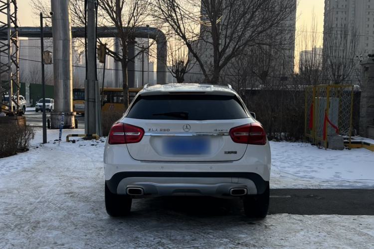 Used Mercedes-Benz GLA 2015 GLA 220 4MATIC Luxury Model Exterior 3