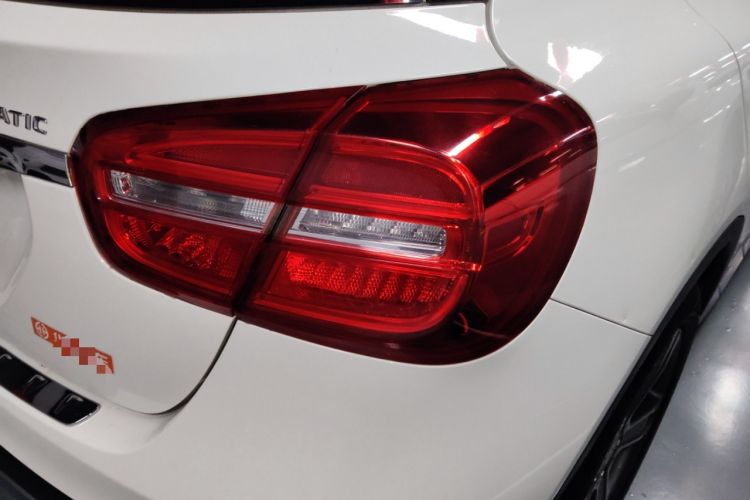 Used Mercedes-Benz GLA 2015 GLA 220 4MATIC Luxury Model Exterior 3